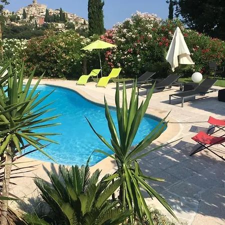 Les Yuccas - Pool - Sea View